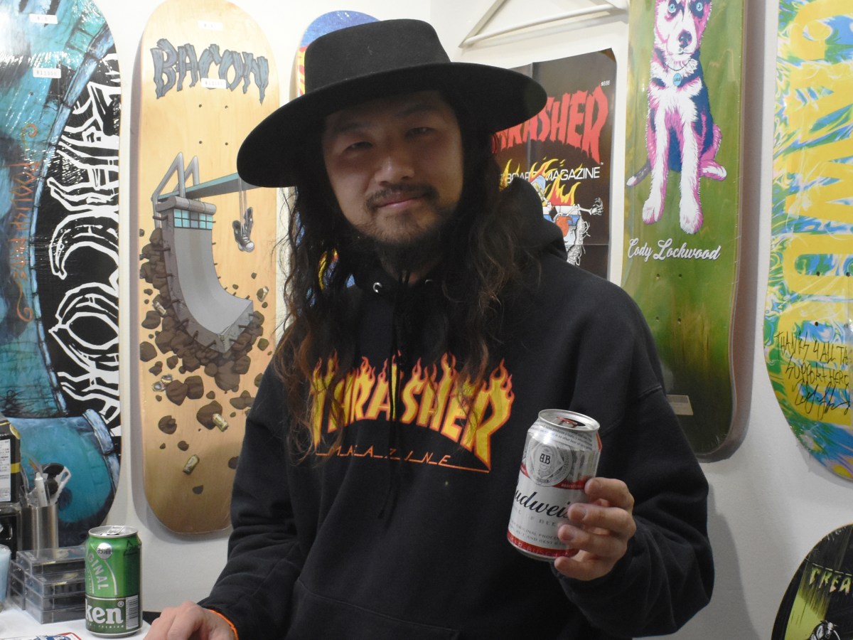 仕事もスケボーも”感覚”を大事に。どんな髪にも魔法をかける美容師 “Follow Your Dream And Go With Your Gut.” Skater Runs A Hair&nbsp;Salon￼